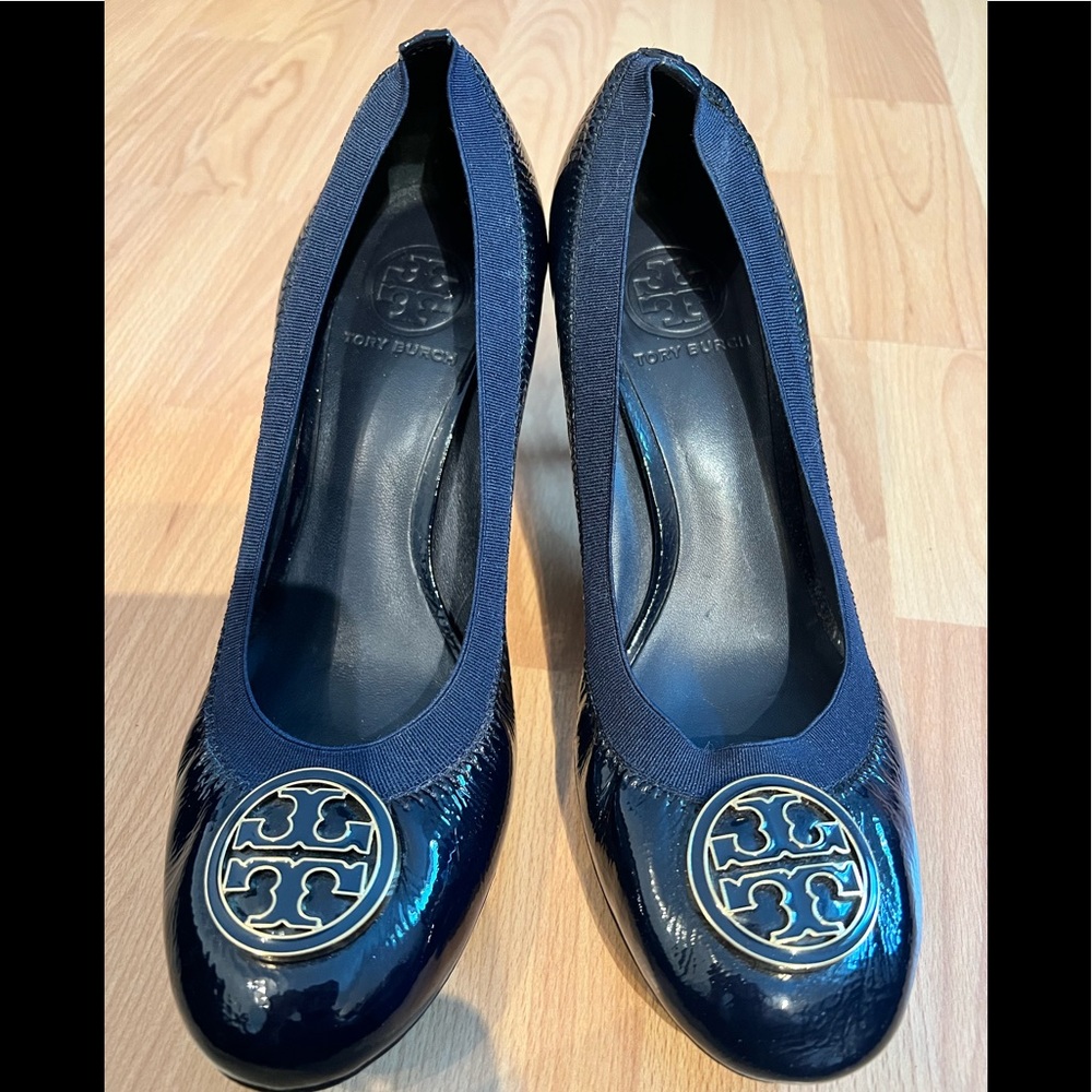 Tory Burch Navy patent leather heels size 8